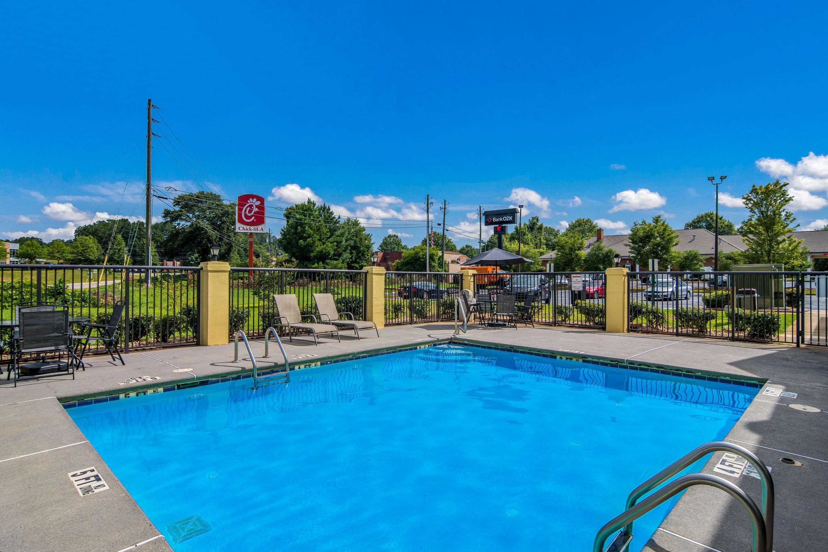 Quality Inn & Suites Canton, Ga מראה חיצוני תמונה